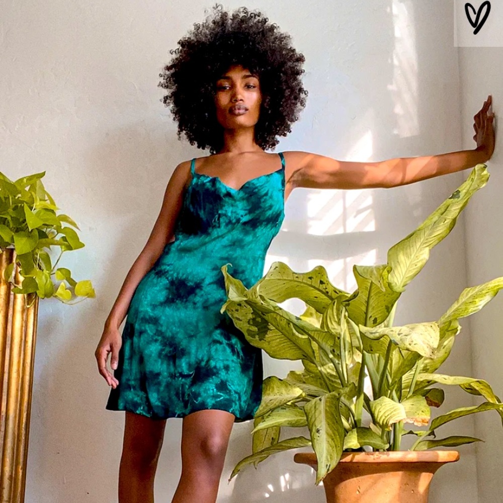 Lulus tie die mini dress